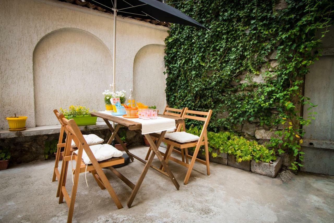 The Rocky House - Central & Private 2Bdr By Flat Mаnager Plovdiv Exteriör bild