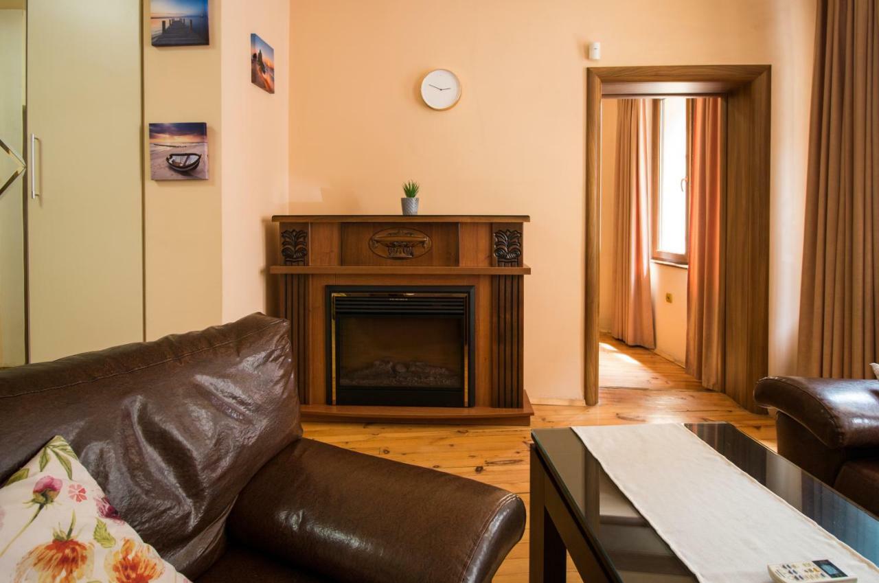 The Rocky House - Central & Private 2Bdr By Flat Mаnager Plovdiv Exteriör bild